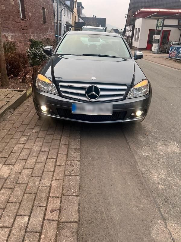 Grau Gebraucht 2007 Mercedes C180 Avantgarde Limousine | 3.300 € (Fairer Preis) - Bild 1/4