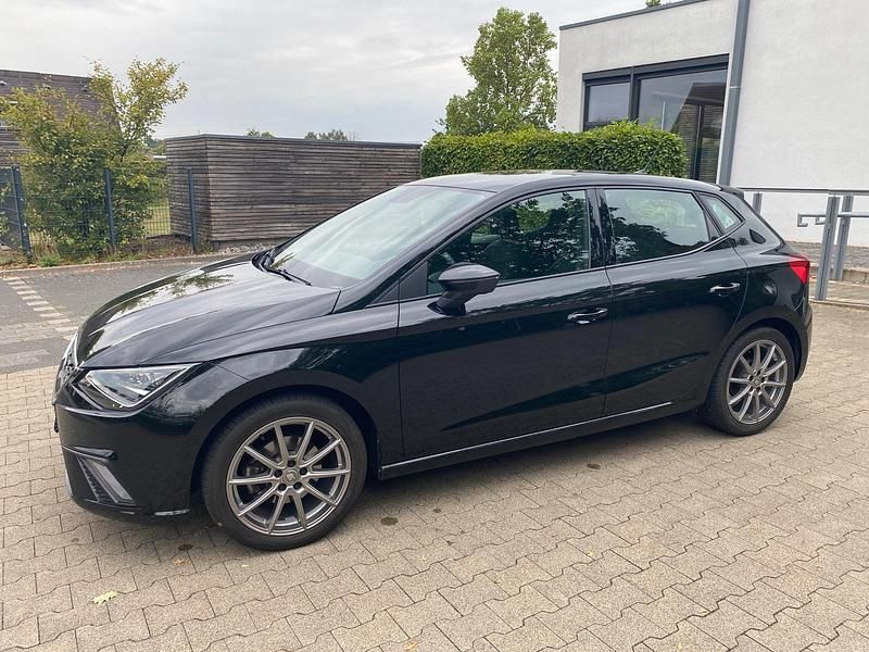 Schwarz Gebraucht 2021 Seat Ibiza FR Kleinwagen | 16.900 € (Fairer Preis) - Bild 1/4