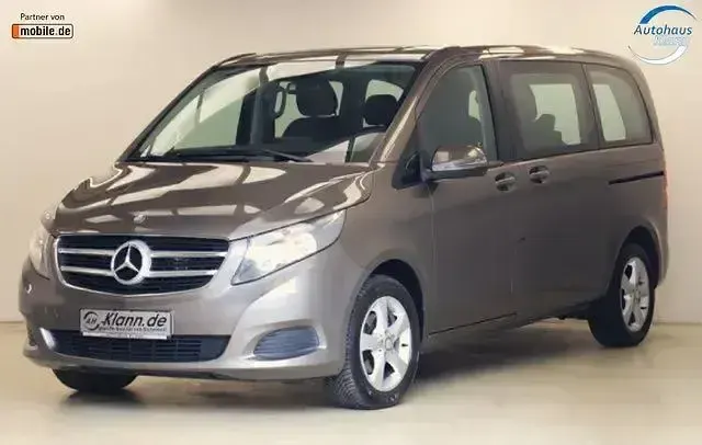Gebraucht Mercedes V220 163 PS (119 kW) 2018 Grau Van / Kleinbus