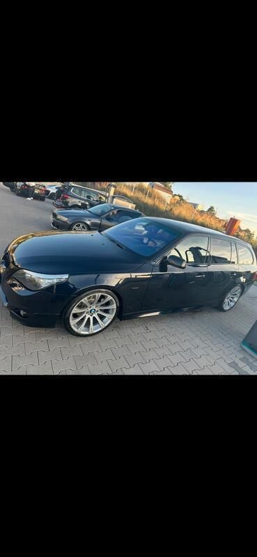 Schwarz Gebraucht 2007 BMW 530 M Sport Kombi | 11.899 € - Bild 1/4