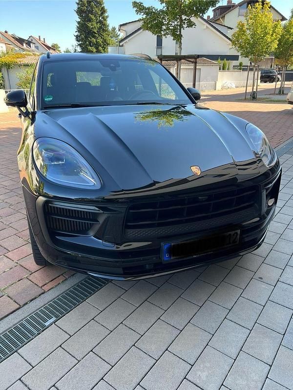 Schwarz Gebraucht 2021 Porsche Macan S SUV | 68.400 € (Teuer) - Bild 1/4