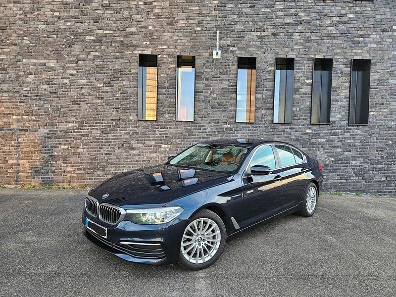 Blau Gebraucht 2017 BMW 530 Limousine | 19.800 € (Guter Preis) - Bild 1/4