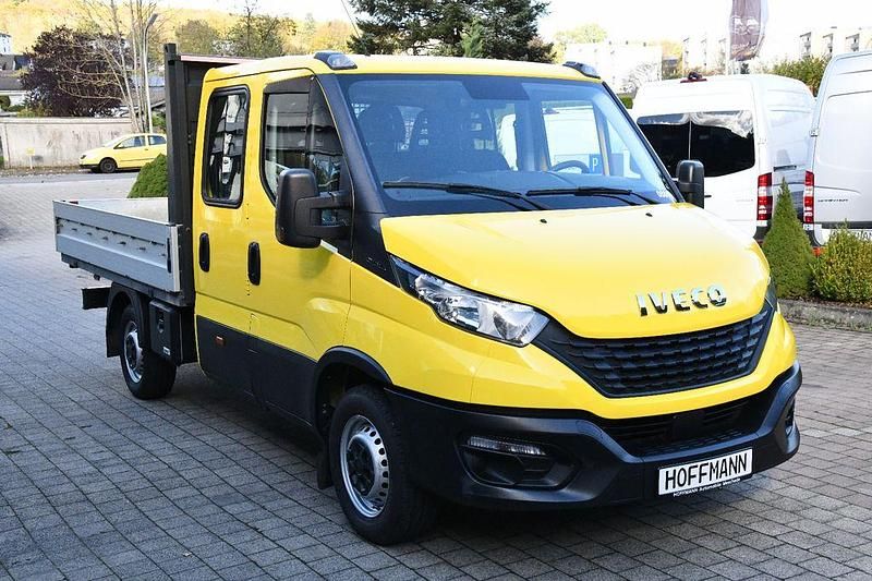 Gebraucht Iveco Daily 155 PS (114 kW) 2019 Gelb Limousine