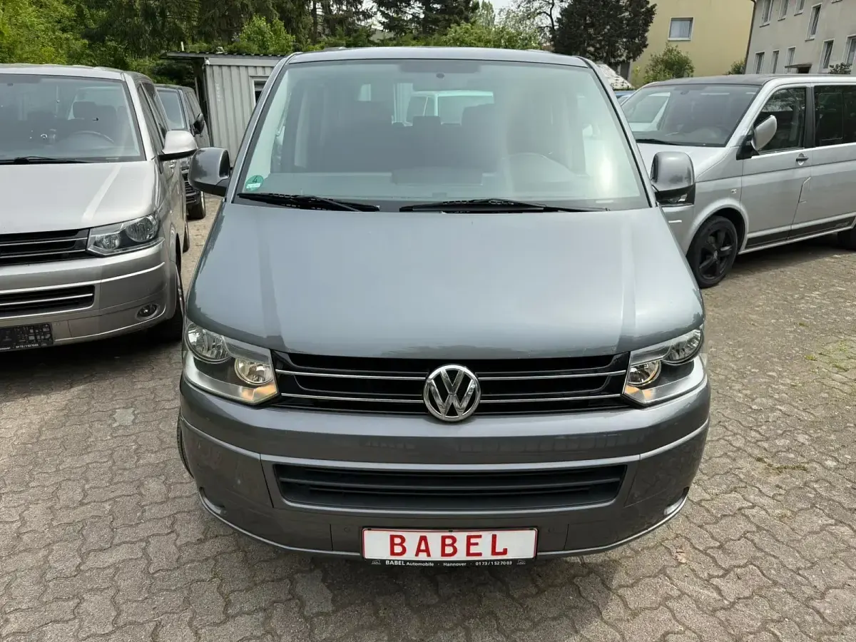 Gebraucht VW Multivan Comfortline 140 PS (102 kW) 2011 Grau Van / Kleinbus