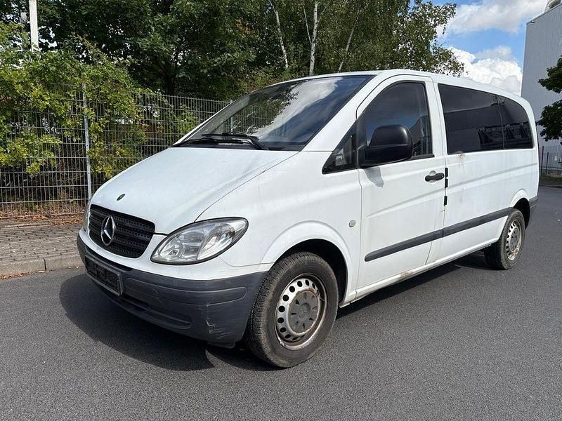 Weiß Gebraucht 2009 Mercedes Vito Van / Kleinbus | 7.490 € (Fairer Preis) - Bild 1/4