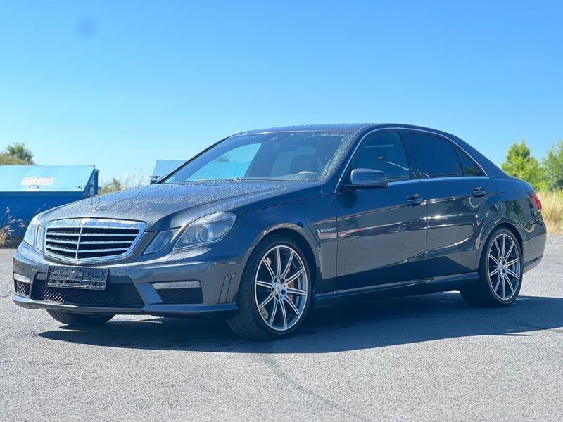 Schwarz Gebraucht 2011 Mercedes E63 AMG AMG Limousine | 19.999 € (Superpreis) - Bild 1/4