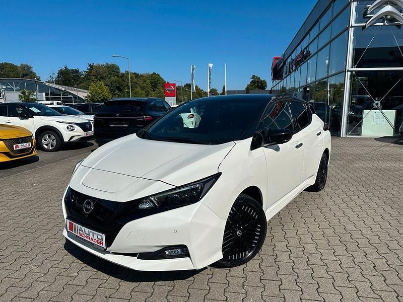 Weiß Gebraucht 2022 Nissan Leaf Tekna Kleinwagen | 19.980 € (Fairer Preis) - Bild 1/4