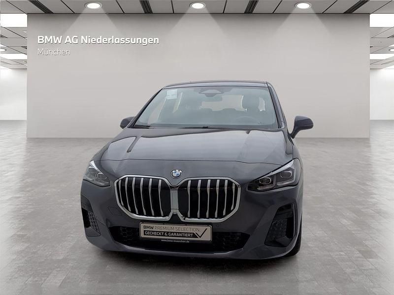 Gebraucht BMW 220 Performance 150 PS (110 kW) 2025 Grau Van / Kleinbus