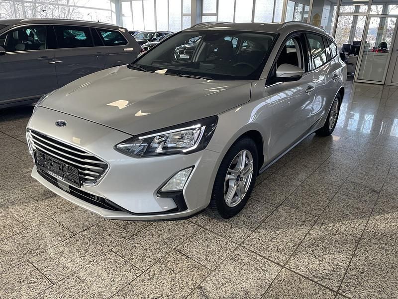Silber, metallic Gebraucht 2021 Ford Focus Cool & Connect | 16.450 € (Guter Preis) - Bild 1/4