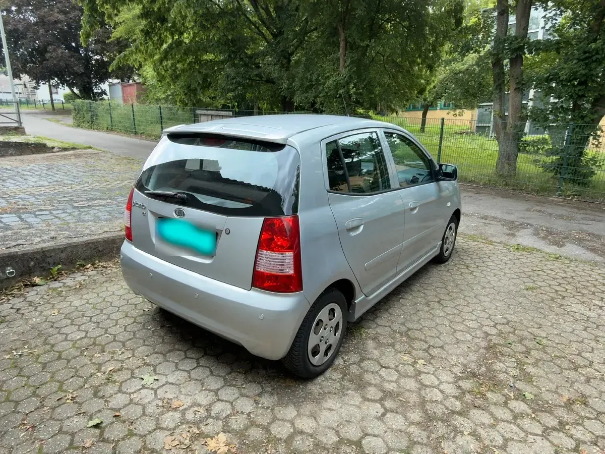 Gebraucht Kia Picanto 65 PS (47 kW) 2007 Silber Kleinwagen