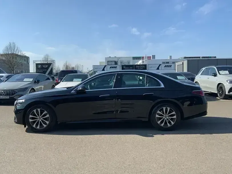Gebraucht Mercedes E220 Avantgarde 197 PS (144 kW) 2026 Schwarz Limousine