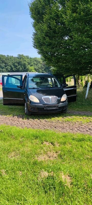 Schwarz Gebraucht 2007 Lancia Musa Van / Kleinbus | 1.700 € - Bild 1/4