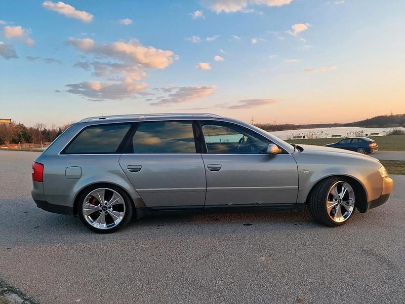 Gebraucht Audi A6 220 PS (161 kW) 2002 Grau Kombi