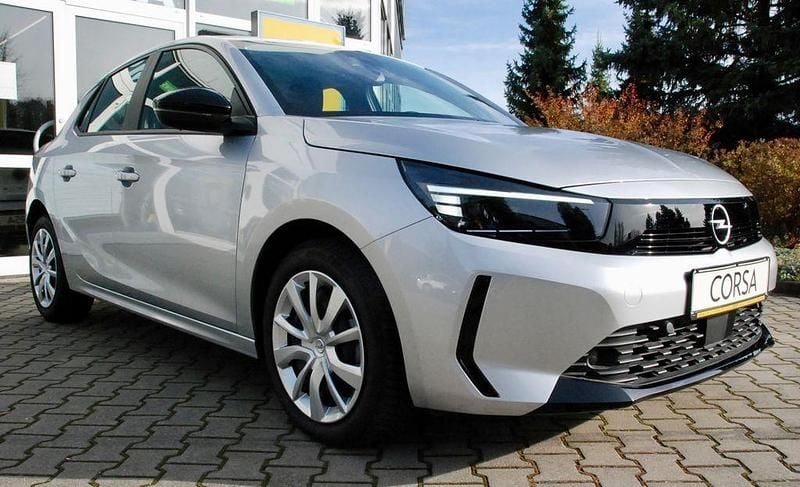 Usado Opel Corsa 101 HP (74 kW) 2025 Prateado Sedan