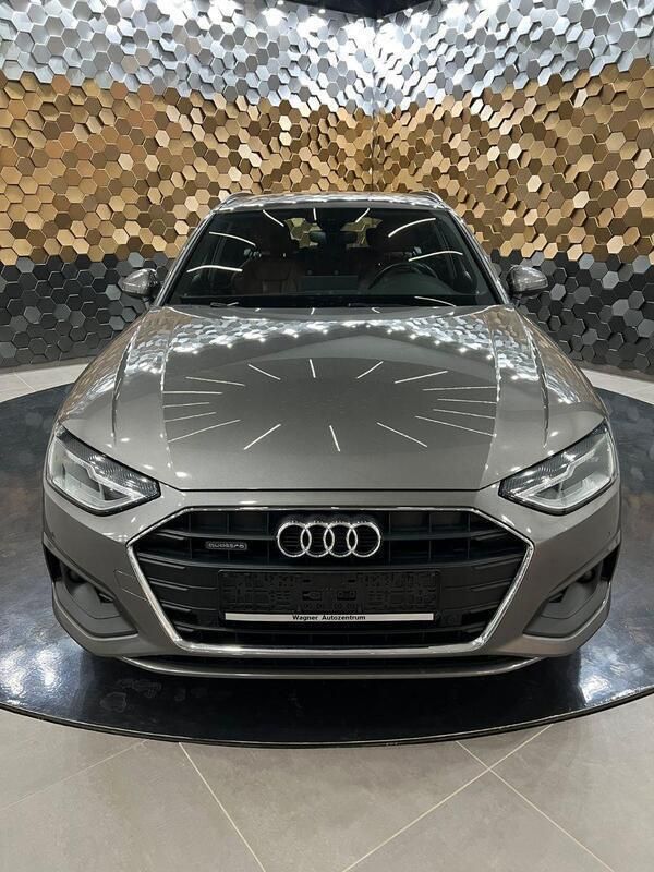 Grau Gebraucht 2020 Audi A4 Ambiente Kombi | 21.498 € (Fairer Preis) - Bild 1/4