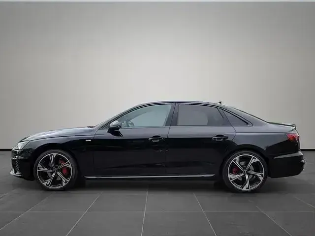 Używany Audi A4 Competition 204 KM (150 kW) 2023 Czarny Sedan/Limuzyna