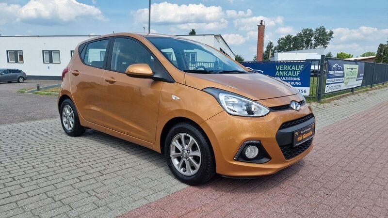 Orange Gebraucht 2016 Hyundai i10 YES! Kleinwagen | 6.900 € (Superpreis) - Bild 1/4