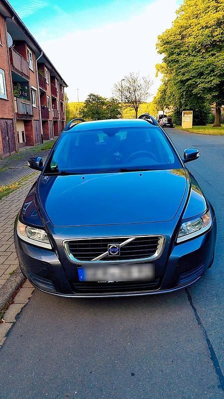 Grau Gebraucht 2008 Volvo V50 Kombi | 6.200 € - Bild 1/4