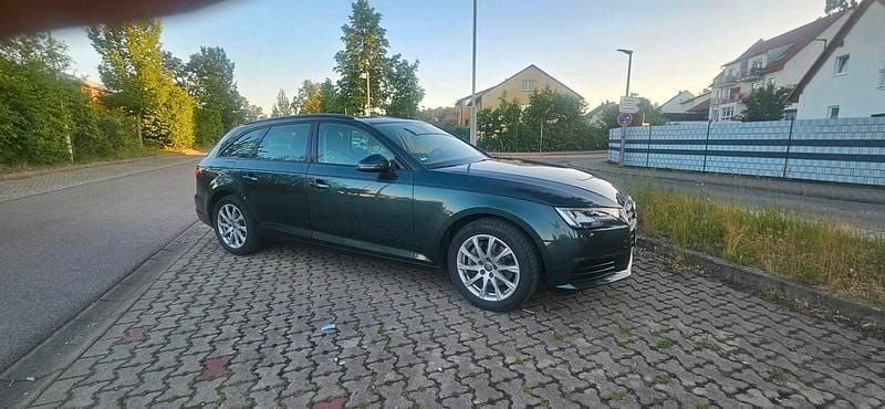 Grün Gebraucht 2020 Audi A4 Kombi | 17.500 € (Superpreis) - Bild 1/4