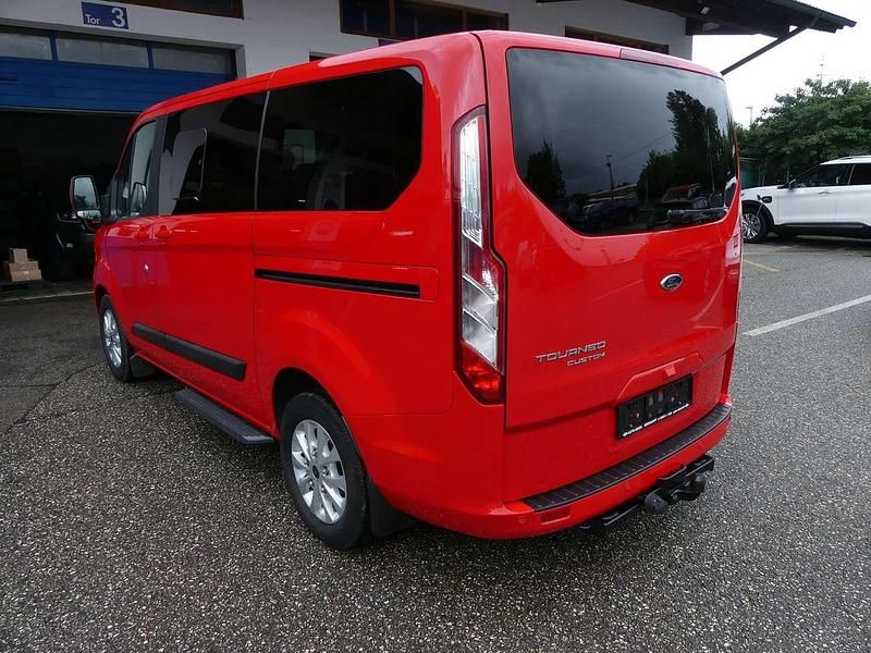 Gebraucht Ford Tourneo 131 PS (96 kW) 2019 Race red Van / Kleinbus