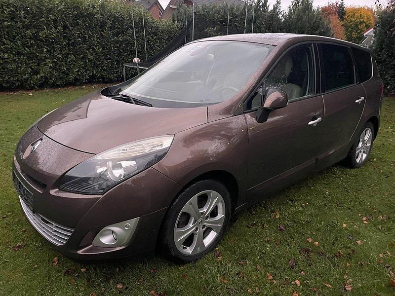 Gebraucht Renault Mégane III 131 PS (96 kW) 2010 Braun Limousine