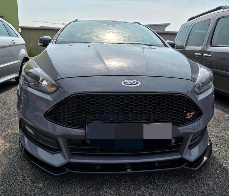 Grau Gebraucht 2017 Ford Focus ST Kombi | 15.000 € (Fairer Preis) - Bild 1/4