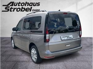 Neu VW Caddy Life 122 PS (89 kW) 2026 Gelb (mojave beige metallic) Van / Kleinbus