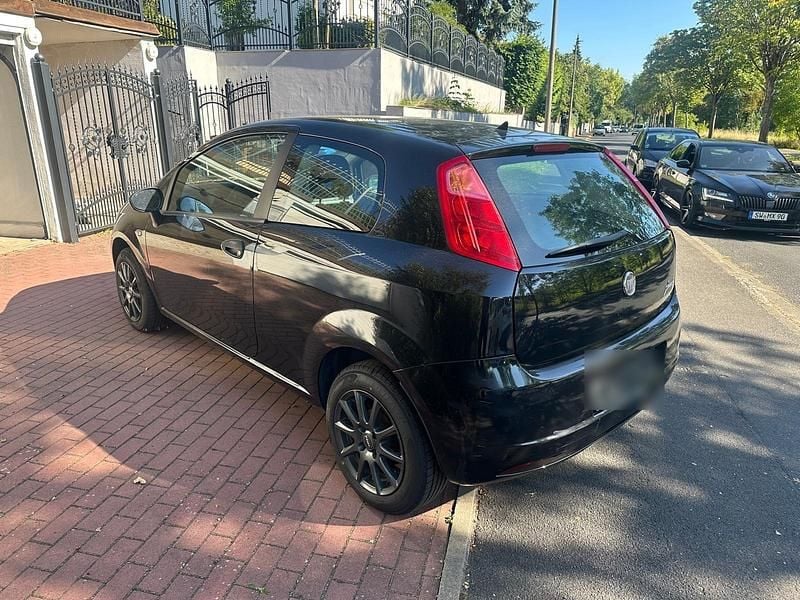 Gebraucht Fiat Punto 65 PS (47 kW) 2009 Schwarz Kleinwagen