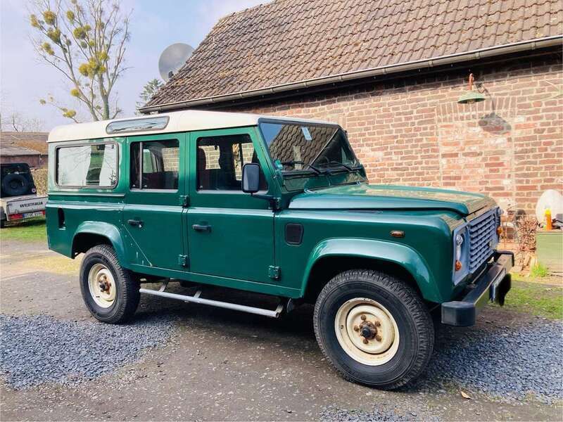 Grün Gebraucht 2005 Land Rover Defender SUV | 24.500 € - Bild 1/4