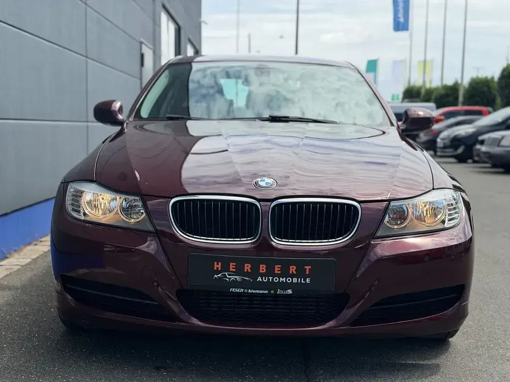 Gebraucht BMW 316 Comfort Edition 116 PS (85 kW) 2011 Rot Limousine