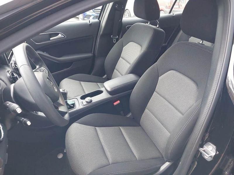 Gebraucht Mercedes GLA180 122 PS (89 kW) 2018 Schwarz SUV