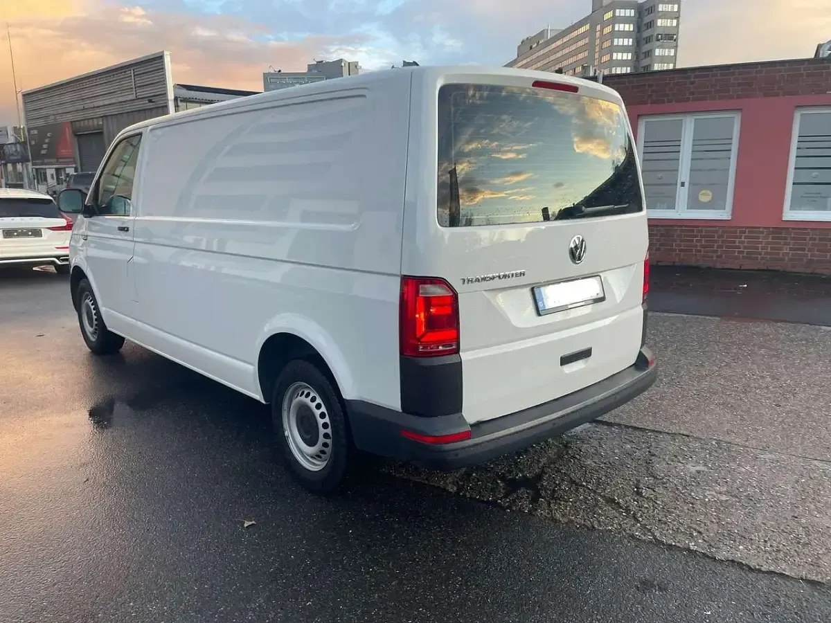 Gebraucht VW Transporter 150 PS (110 kW) 2019 Weiß Van