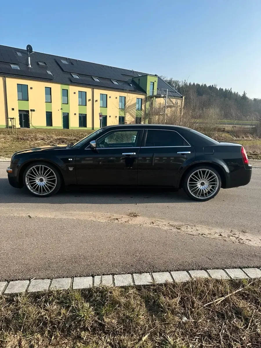 Gebraucht Chrysler 300C 218 PS (160 kW) 2007 Schwarz Limousine