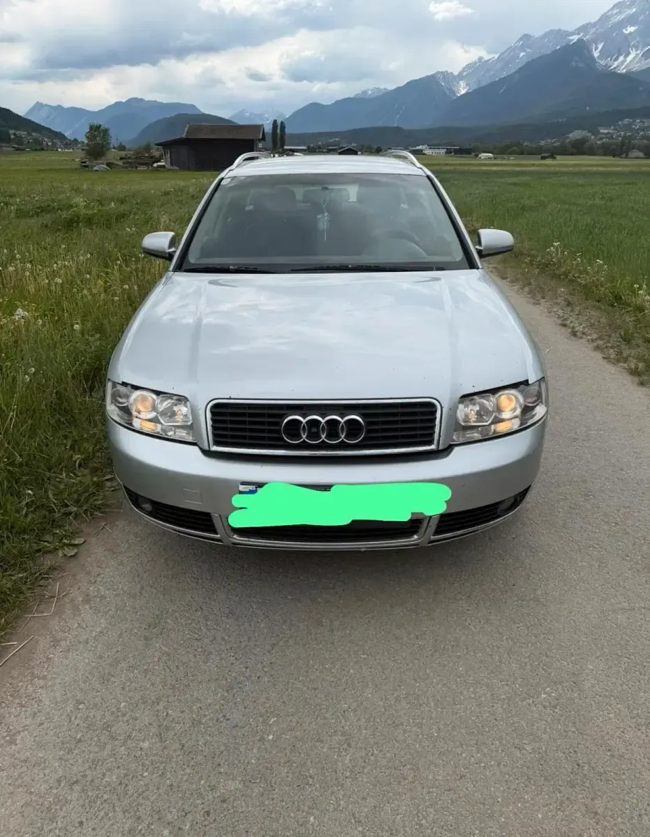 Gebraucht Audi A4 Basis 131 PS (96 kW) 2001 Silber Kombi