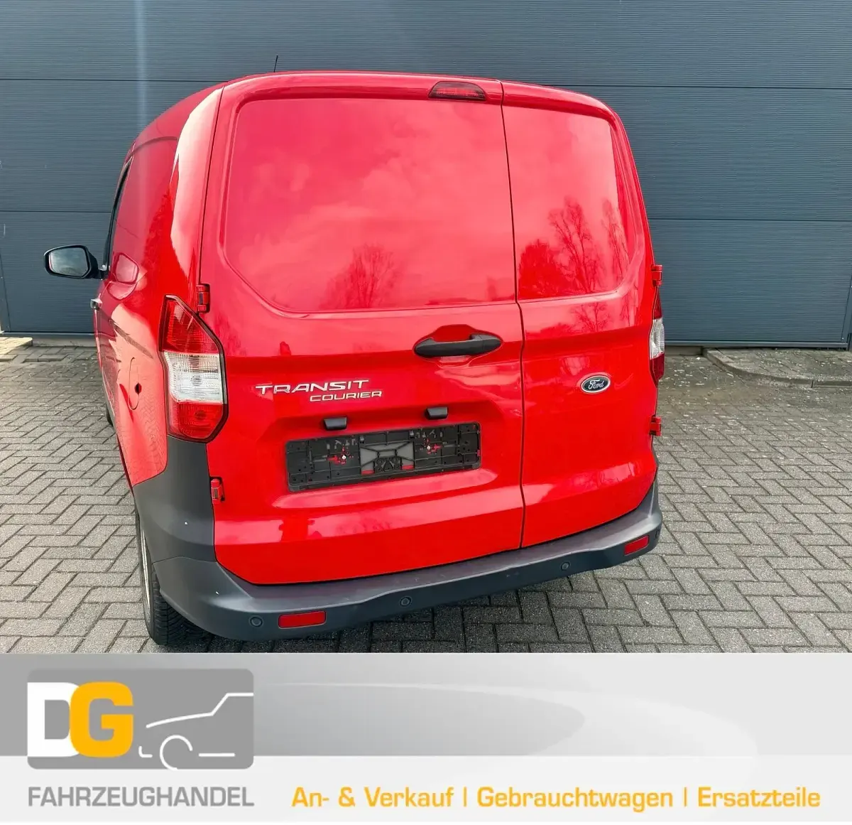 Gebraucht Ford Transit 75 PS (55 kW) 2019 Rot Limousine