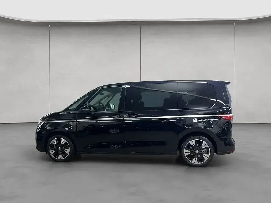 Używany VW T7 Style 150 KM (110 kW) 2025 Czarny Van