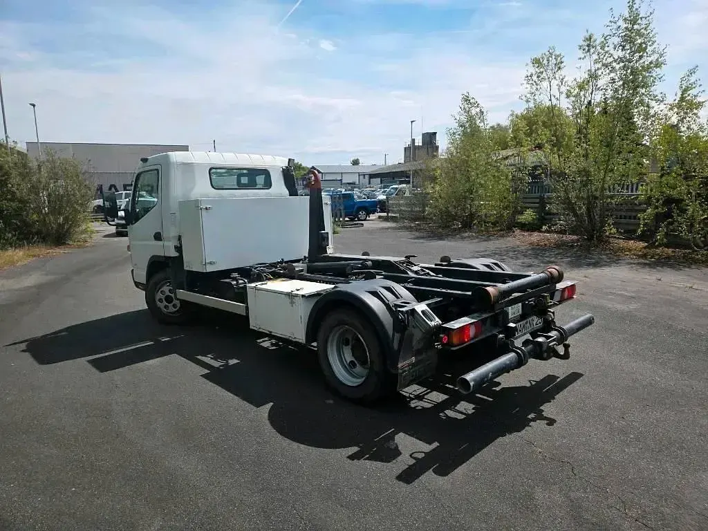 Gebraucht Mitsubishi Canter 180 PS (132 kW) 2014 Weiß