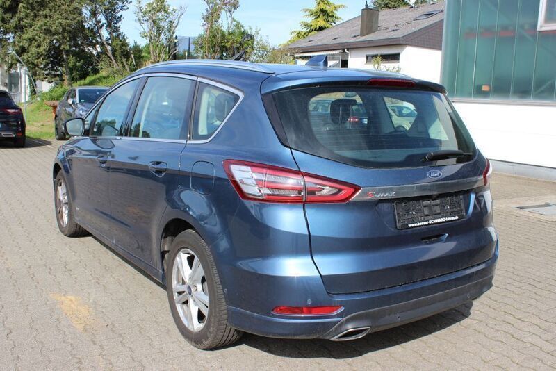 Gebraucht Ford S-MAX Titanium 190 PS (139 kW) 2020 Blau Van / Kleinbus