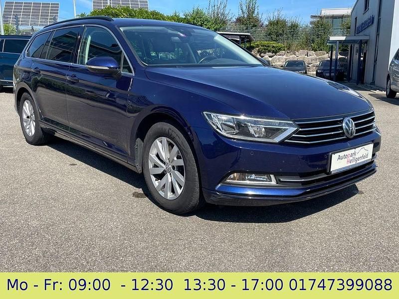 Blau Gebraucht 2017 VW Passat Kombi | 11.999 € (Guter Preis) - Bild 1/4