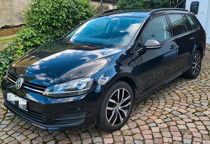 Schwarz Gebraucht 2015 VW Golf VII Kombi | 7.499 € (Fairer Preis) - Bild 1/1