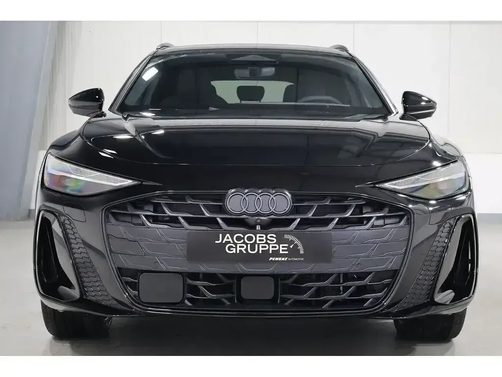 Neu Audi A6 Edition .1 220 PS (161 kW) 2026 Schwarz Kombi