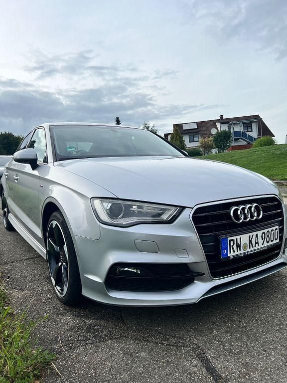 Silber Gebraucht 2016 Audi A3 S-Line Limousine | 14.399 € (Fairer Preis) - Bild 1/4