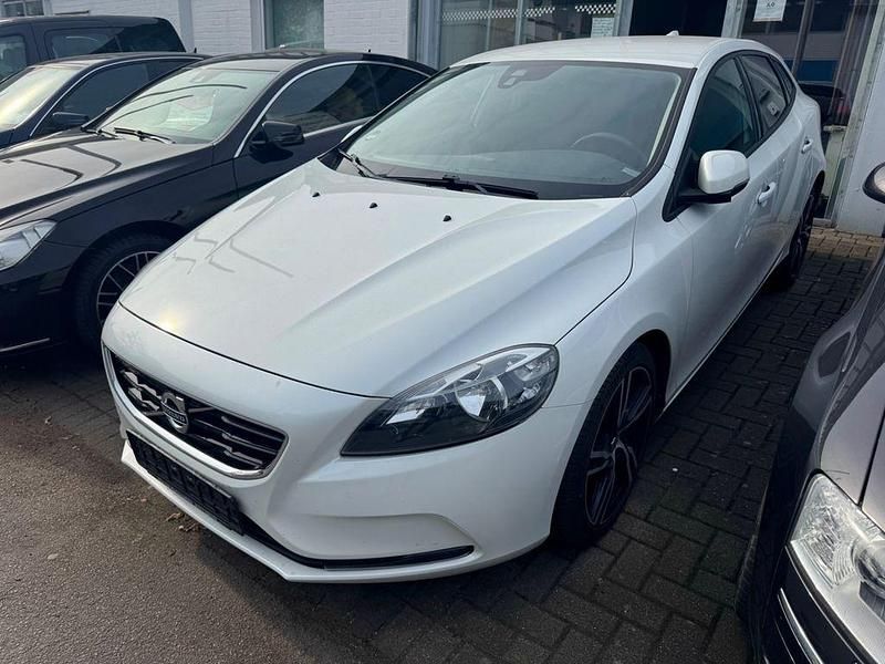 Gebraucht Volvo V40 R-Design 120 PS (88 kW) 2015 Weiß Limousine