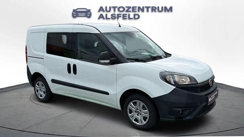 Gebraucht Fiat Doblò 95 PS (69 kW) 2019 Weiß Van / Kleinbus