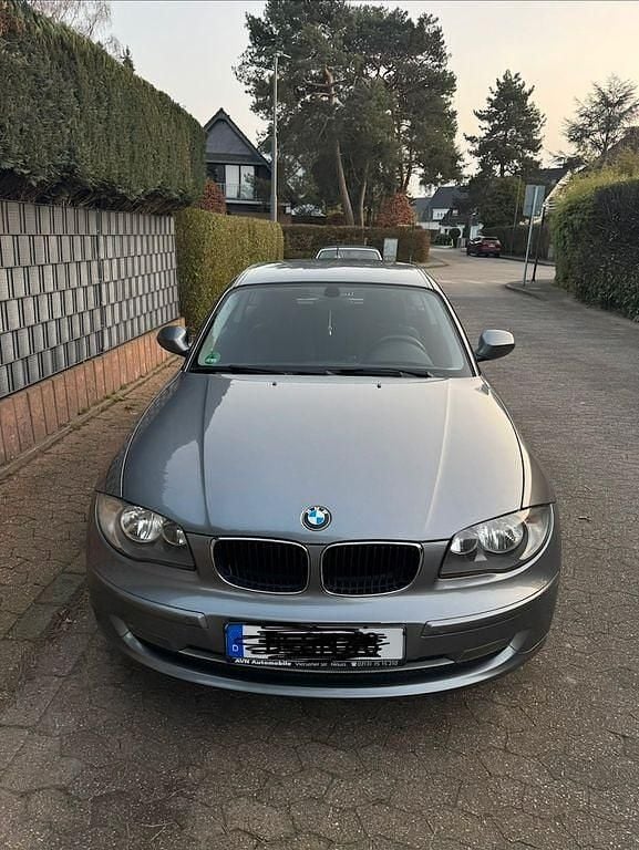 Gebraucht BMW 116 122 PS (89 kW) 2010 Grau Kleinwagen