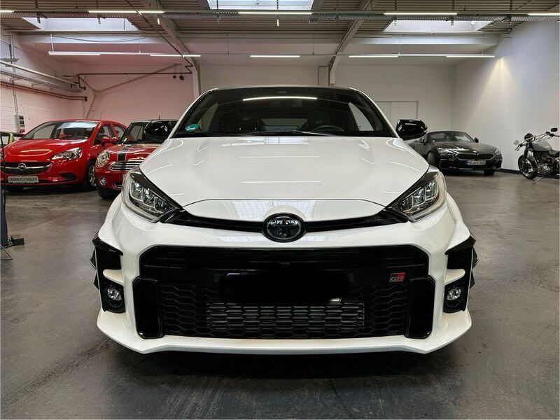 Weiß Gebraucht 2022 Toyota Yaris Coupé | 31.490 € (Superpreis) - Bild 1/4