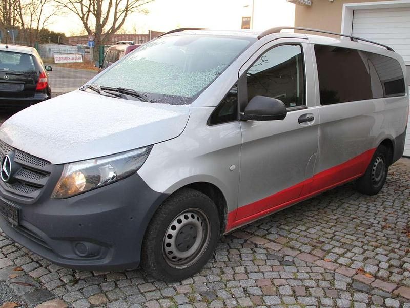 Gebraucht Mercedes Vito 163 PS (119 kW) 2017 Brillantsilber metallic Van