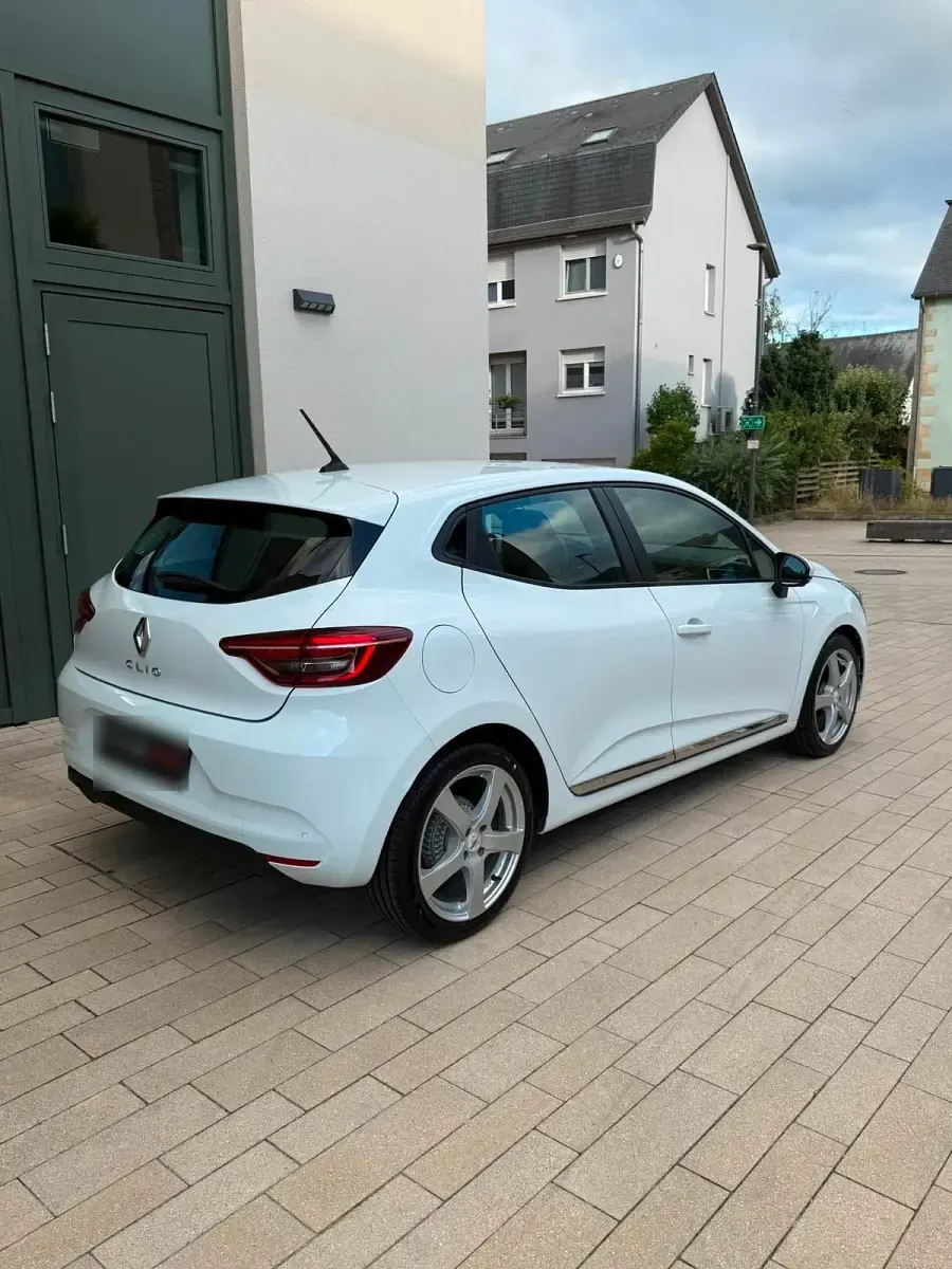 Gebraucht Renault Clio V 2022 Weiß Limousine