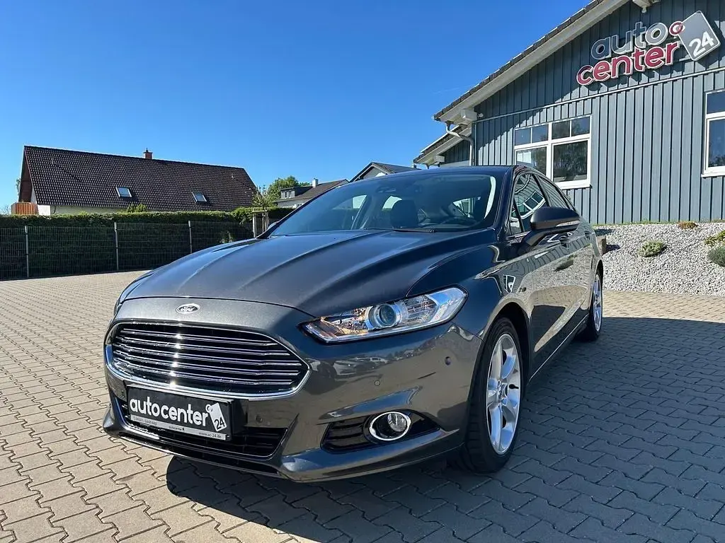 Usado Ford Mondeo Titanium 160 CV (117 kW) 2015 Gris Berlina