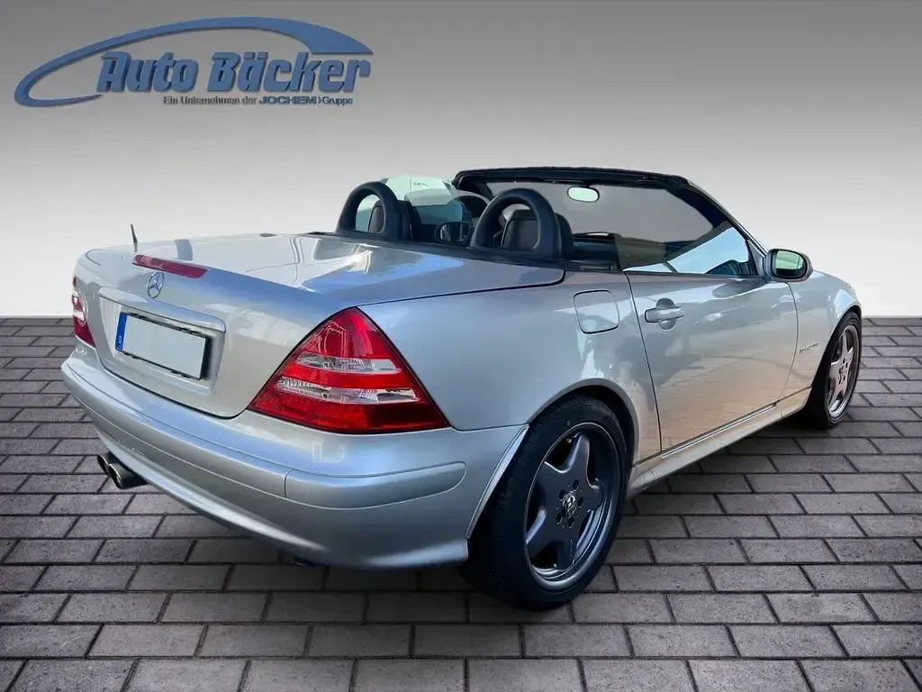 Gebraucht Mercedes SLK230 197 PS (144 kW) 2003 Silber Cabrio